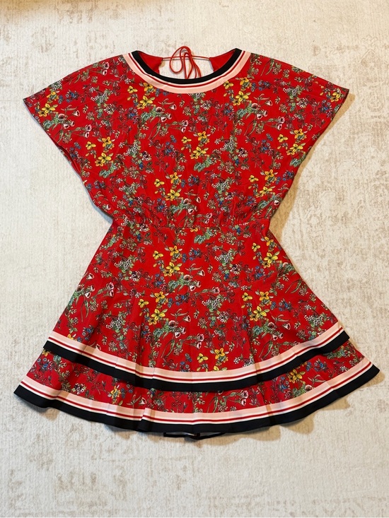 Alice + Olivia Dresses & Skirts - Alice + Olivia Red Floral Tie-Back Casual Dress